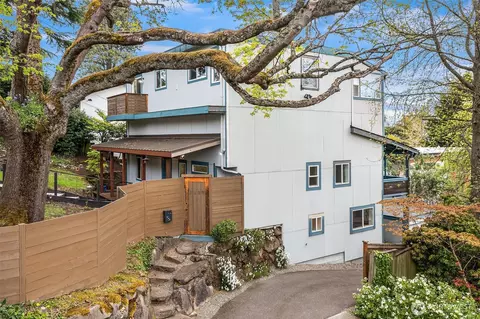 2820 27th Ave W, Seattle, WA 98199