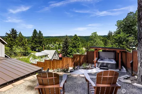 306 W Montana Ave, Roslyn, WA 98941
