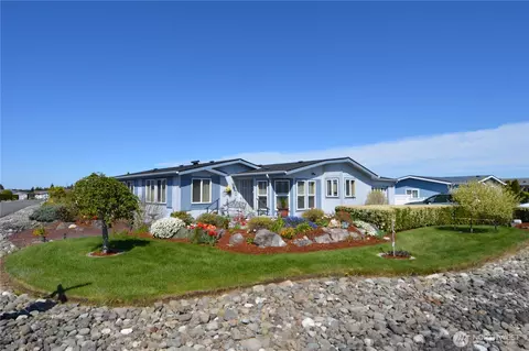 440 W Inlet Ln, Sequim, WA 98382