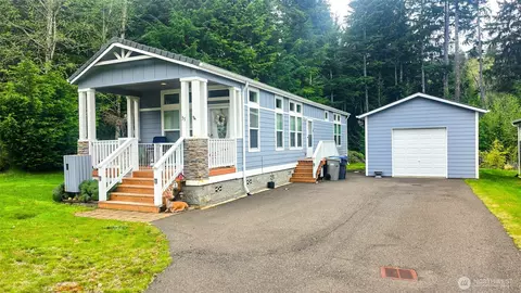 1019 Stanford Dr #51, Cosmopolis, WA 98537