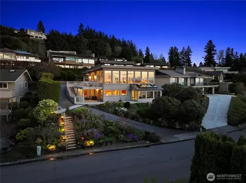 4640 Somerset Pl SE, Bellevue, WA 98006