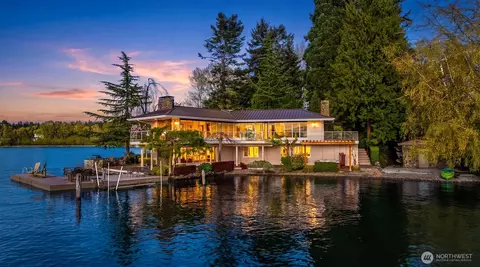 2095 Rose Point Ln, Kirkland, WA 98033