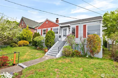1110 Hayward Ave, Bremerton, WA 98310