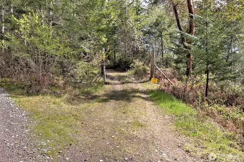 100 E Skyview Dr, Union, WA 98592 photo 4