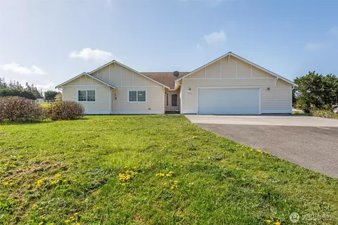 315 Dungeness Greens Way, Sequim, WA 98382