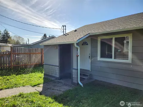 123 Acorn St, Bremerton, WA 98310