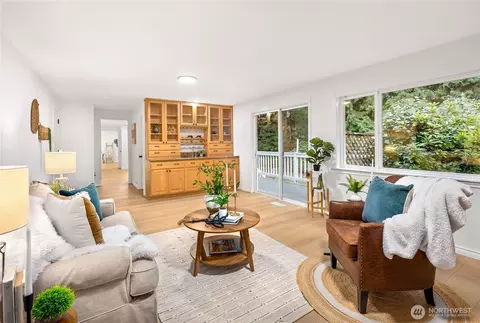 Living - 17811 7th Ave W, Bothell, WA 98012 photo 4 of 4