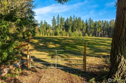 12302 SW 220th St, Vashon, WA 98070