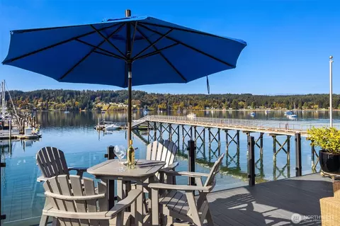18211 Fjord Dr NE, Poulsbo, WA 98370