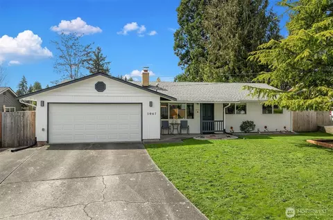 1067 Anacortes Ave NE, Renton, WA 98059