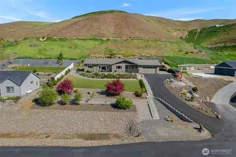 37 Diede Hills Ln, Wenatchee, WA 98801