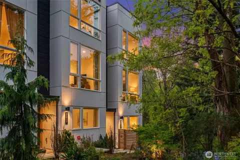 2619 SW Adams St, Seattle, WA 98126