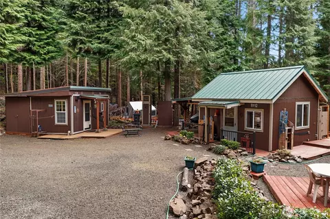 30 N Deer Ct, Hoodsport, WA 98548
