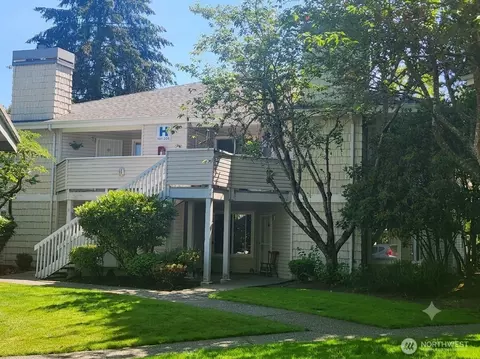 9210 Market Pl #H201, Lake Stevens, WA 98258