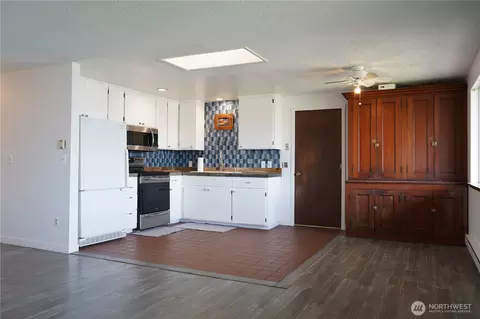 Kitchen - 159 W Alder St, Sequim, WA 98382 photo 4 of 4