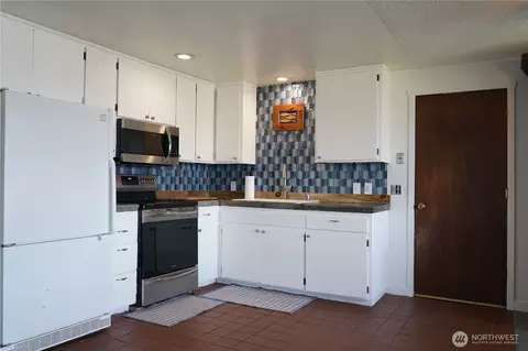 Kitchen - 159 W Alder St, Sequim, WA 98382 photo 2 of 4