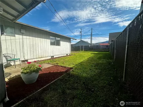 Exterior - 159 W Alder St, Sequim, WA 98382 photo 6 of 8