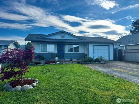Exterior - 159 W Alder St, Sequim, WA 98382 photo 3 of 8