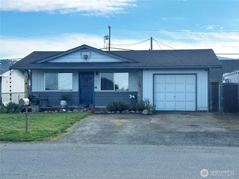Exterior - 159 W Alder St, Sequim, WA 98382 photo 2 of 8