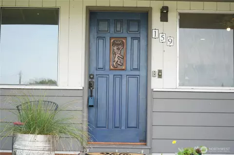 Entry Way - 159 W Alder St, Sequim, WA 98382 photo 1 of 2