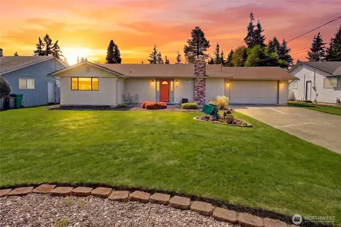 310 Prestwick Dr, Camano Island, WA 98282