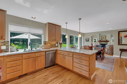 Kitchen - 302 Foursome Dr, Sequim, WA 98382 photo 4 of 4