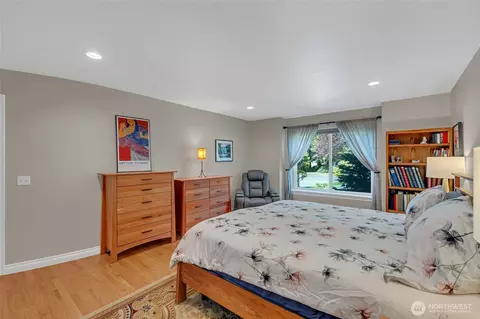 Bedroom - 302 Foursome Dr, Sequim, WA 98382 photo 3 of 4