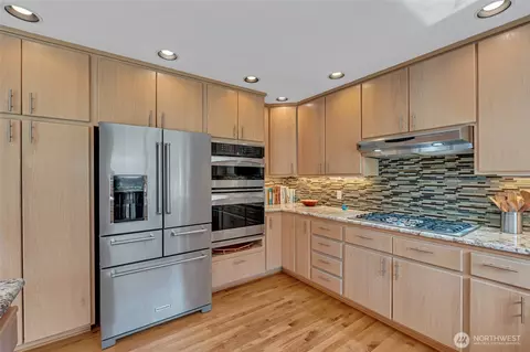 Kitchen - 302 Foursome Dr, Sequim, WA 98382 photo 2 of 4