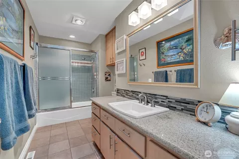 Bath - 302 Foursome Dr, Sequim, WA 98382 photo 5 of 5