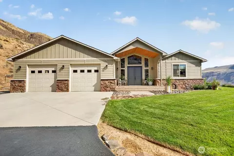 6696 Batterman Rd, Rock Island, WA 98850