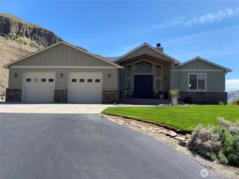 6696 Batterman Rd, Rock Island, WA 98850