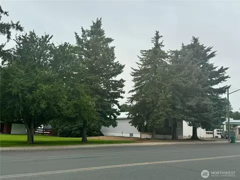 Exterior - 211 W Main St, Almira, WA 99103 photo 4 of 5