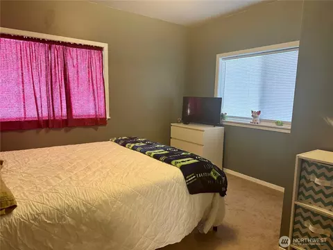 Bedroom - 211 W Main St, Almira, WA 99103 photo 3 of 3