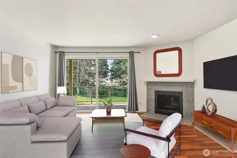 23003 Lakeview Dr #208, Mountlake Terrace, WA 98043
