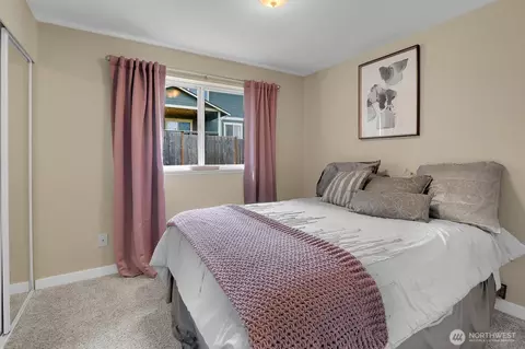 Bedroom - 6628 Beverly Blvd, Everett, WA 98203 photo 2 of 3