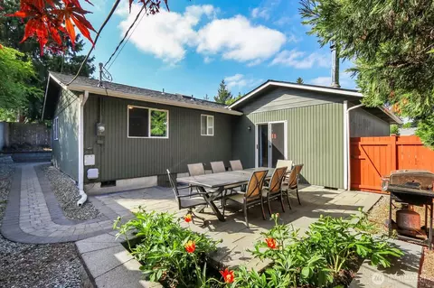 Exterior - 6628 Beverly Blvd, Everett, WA 98203 photo 3 of 4