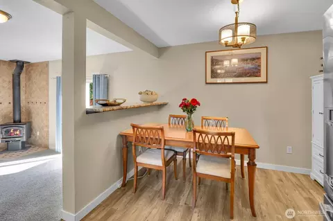 Dining - 6628 Beverly Blvd, Everett, WA 98203 photo 1 of 2