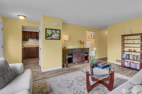 Living - 6628 Beverly Blvd, Everett, WA 98203 photo 2 of 2