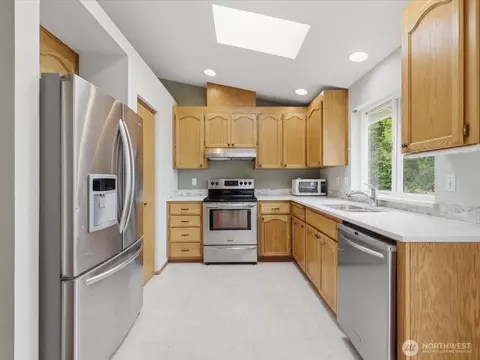 Kitchen - 6000 Cady Rd, Everett, WA 98203 photo 2 of 5