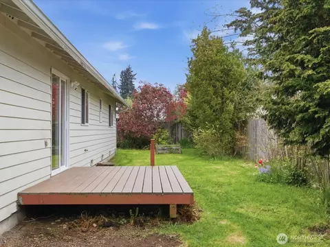 Exterior - 6000 Cady Rd, Everett, WA 98203 photo 7 of 9
