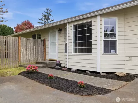 Exterior - 6000 Cady Rd, Everett, WA 98203 photo 2 of 9