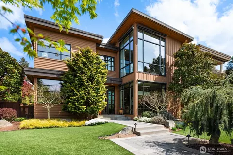 518 14th Ave W, Kirkland, WA 98033