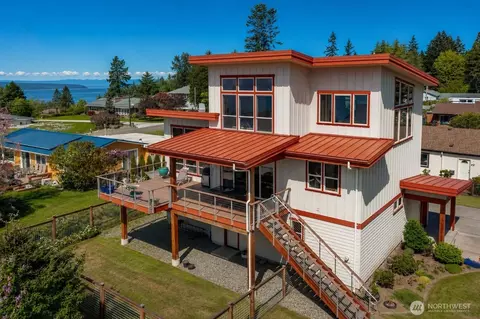 8285 Sunset St, Blaine, WA 98230