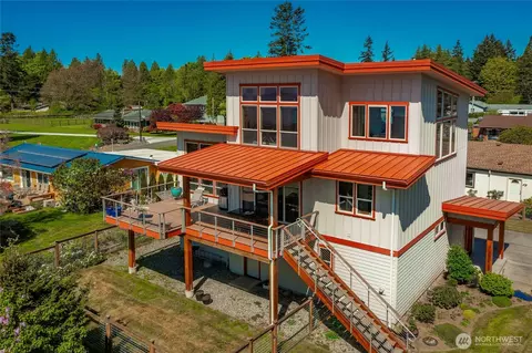 8285 Sunset St, Blaine, WA 98230