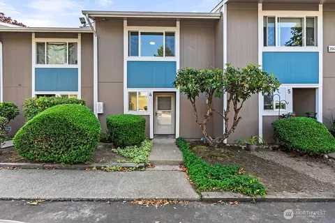 25416 106th Ave NW #D4, Kent, WA 98030