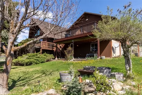 417 Perry St, Winthrop, WA 98862