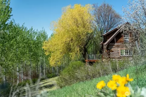 483 Texas Creek Rd, Carlton, WA 98814