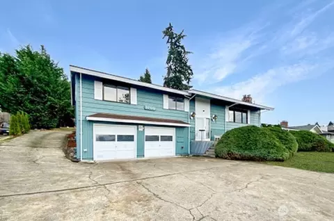 3700 Harbel Dr NE, Bremerton, WA 98310