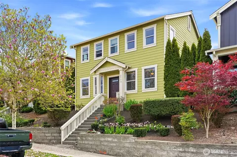 2773 NE Magnolia St, Issaquah, WA 98029