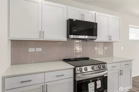 Kitchen - 32317 Bryant Rd, Sultan, WA 98294 photo 3 of 4
